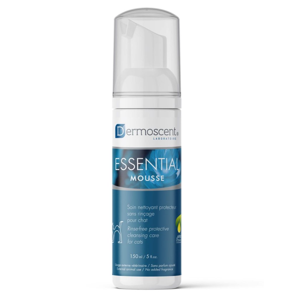 בקבוק מוס Dermoscent Essential 150 מ"ל לניקוי וטיפוח יבש של פרווה ועור רגיש אצל חתולים – ללא שטיפה.