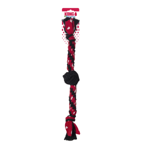 כלב משחק עם Signature Rope Dual Knot ובסופו כדור מהסדרה של KONG.
