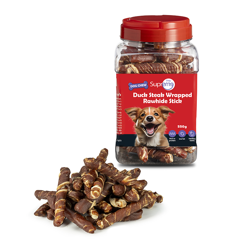 חטיף לעיסה לכלבים בצורת עצם קשר עטופה בבשר ברווז באריזת 550 גרם