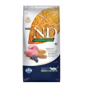 מזון יבש לחתולים עם חלבון כבש ואוכמניות לתמיכה בעיכול ובריאות כללית