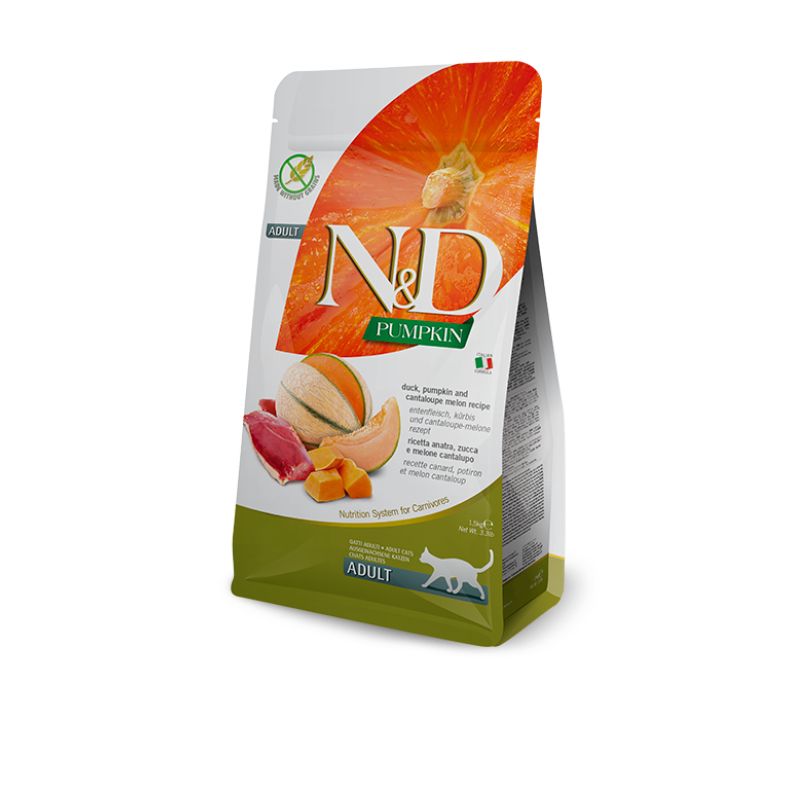 מזון יבש לחתולים מסורסים עם כבש, דלעת ואוכמניות לתמיכה במשקל ובעיכול