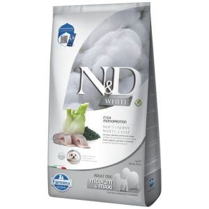 מזון יבש לכלבים בינוניים עם פורמולה לשמירה על צבע פרווה בהיר ובריאות העור